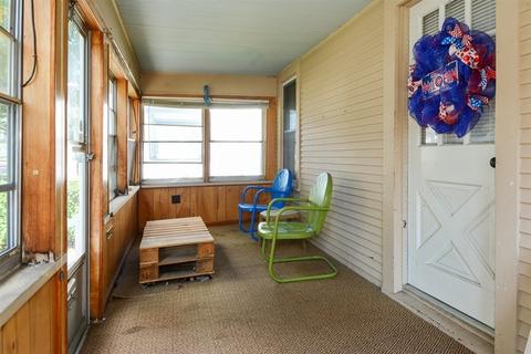 554 S Union St, Aurora, IL 60505 photo 2