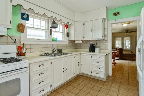 554 S Union St, Aurora, IL 60505 photo 5