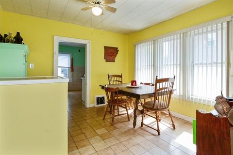 554 S Union St, Aurora, IL 60505 photo 4