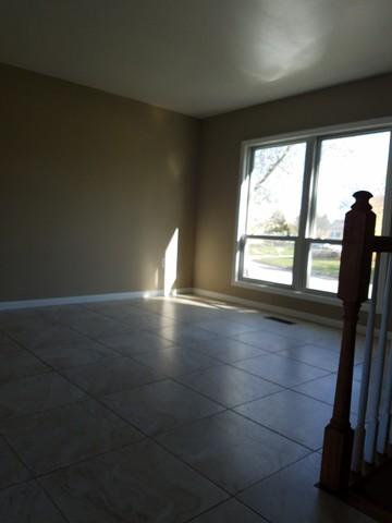 110 Seton Pl, Streamwood, IL 60107 photo 5