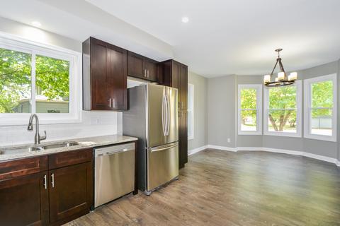 92 E Washington St, Oswego, IL 60543 photo 7