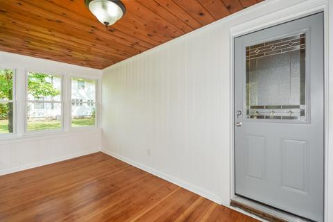92 E Washington St, Oswego, IL 60543 photo 3