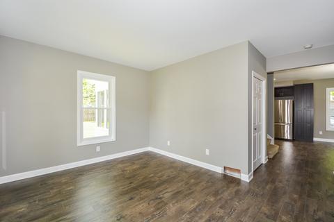 92 E Washington St, Oswego, IL 60543 photo 5