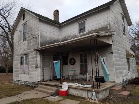 548 W Wing St, Bement, IL 61813 photo 1