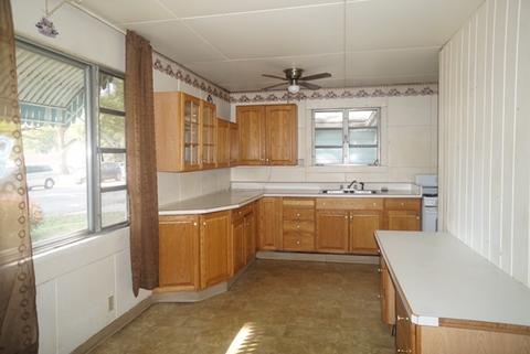 715 E Mckenney St, Dixon, IL 61021 photo 2