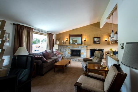 644 Deerpath Rd, East Dundee, IL 60118 photo 3
