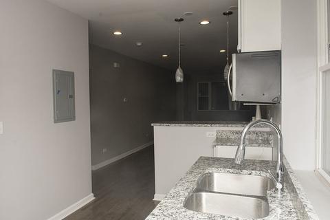 6754 S Champlain Ave, Chicago, IL 60637 photo 4