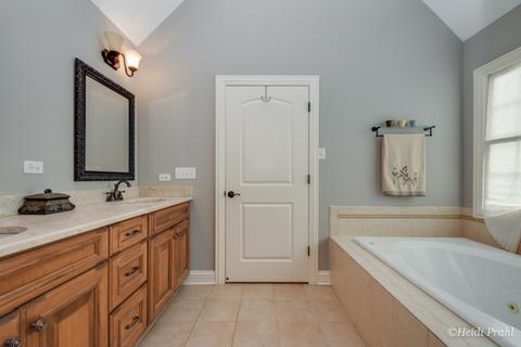 819 N Eagle St, Naperville, IL 60563 photo 15