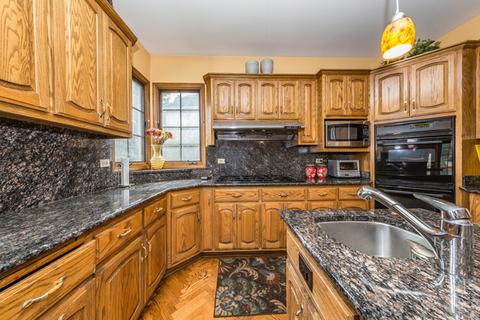 8 S281 Hampton Cir, Naperville, IL 60540 photo 9