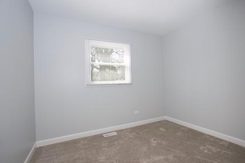 2404 Maple Ln, Rolling Meadows, IL 60008 photo 8