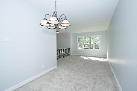 2404 Maple Ln, Rolling Meadows, IL 60008 photo 4