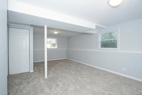 2404 Maple Ln, Rolling Meadows, IL 60008 photo 10
