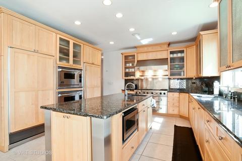 44 Buckingham Ct, Deerfield, IL 60015 photo 4
