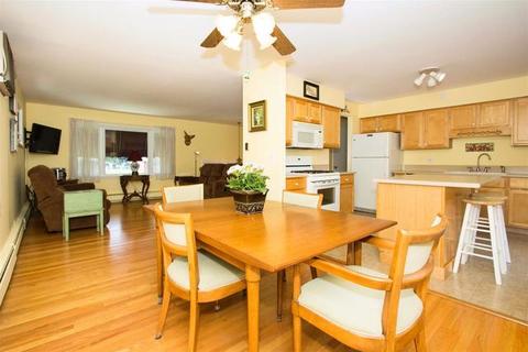 524 E Turner Ave, Roselle, IL 60172 photo 3
