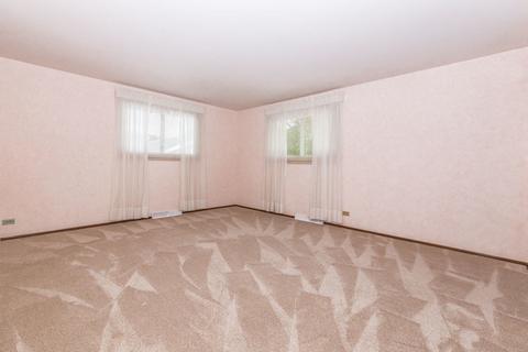 591 Garys Dr, Antioch, IL 60002 photo 3