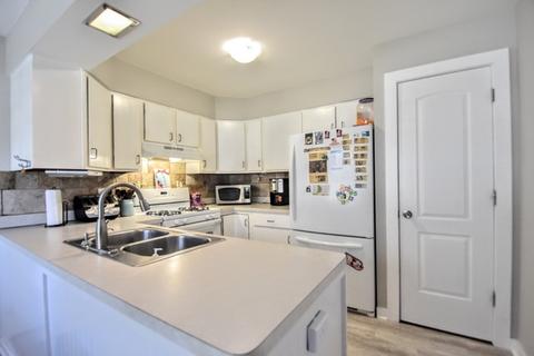 4805 Chesterfield Dr, Mchenry, IL 60050 photo 5