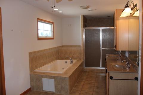 2454 Valley View Dr, Kankakee, IL 60901 photo 14