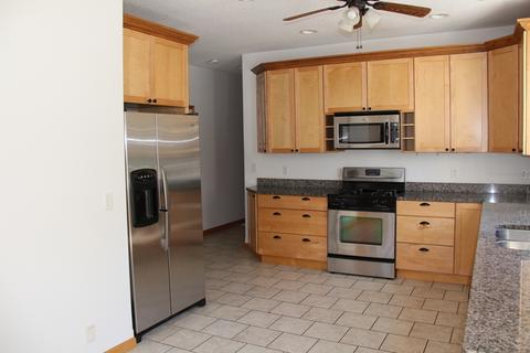 2454 Valley View Dr, Kankakee, IL 60901 photo 2