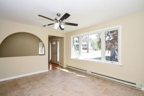 430 Castle Rd, Mchenry, IL 60050 photo 2