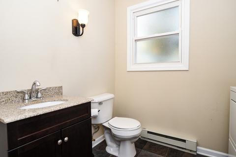 430 Castle Rd, Mchenry, IL 60050 photo 11