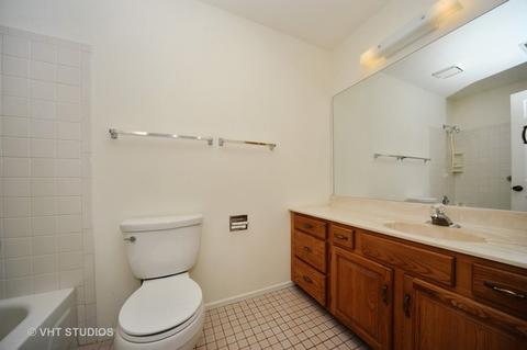 1412 Shore Ct #C2, Wheeling, IL 60090 photo 9