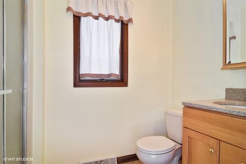 1785 Monterey Ct, Hoffman Estates, IL 60169 photo 12