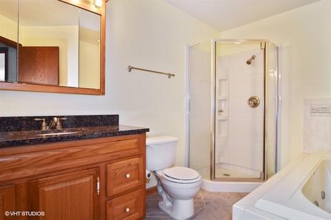 1785 Monterey Ct, Hoffman Estates, IL 60169 photo 11