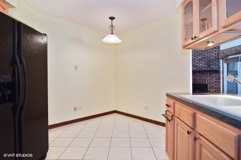 1785 Monterey Ct, Hoffman Estates, IL 60169 photo 6