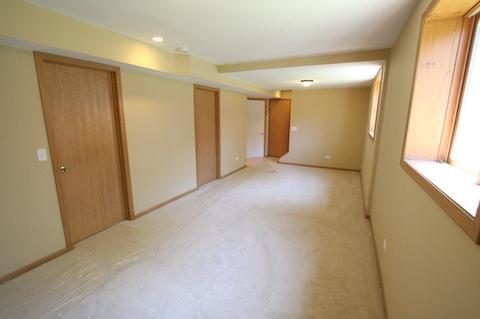 405 Lily Ln, Lakemoor, IL 60051 photo 10