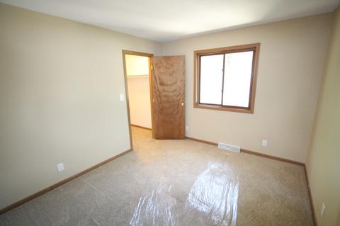 405 Lily Ln, Lakemoor, IL 60051 photo 9