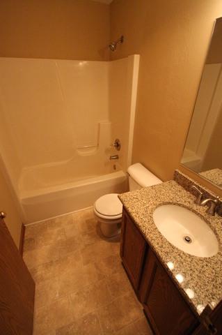 405 Lily Ln, Lakemoor, IL 60051 photo 6