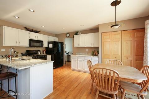 2 Falcon Ridge Ct, Algonquin, IL 60102 photo 6