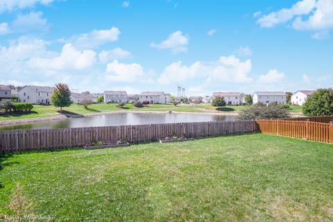715 Eberly Ct, Plano, IL 60545 photo 2