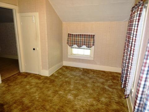 305 E James St, Dwight, IL 60420 photo 9