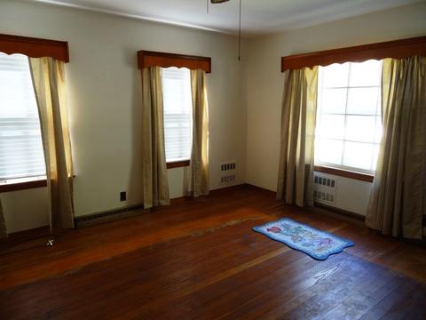 305 E James St, Dwight, IL 60420 photo 2