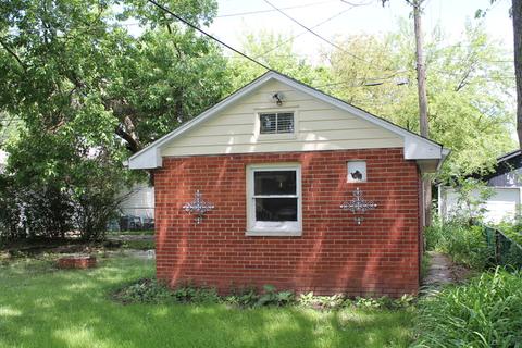 135 Grace Ave, Steger, IL 60475 photo 2