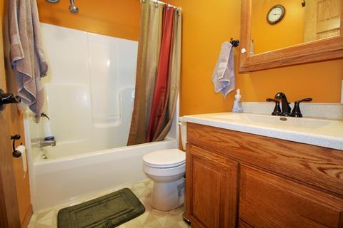 109 E Apache Ave E, Shabbona, IL 60550 photo 16