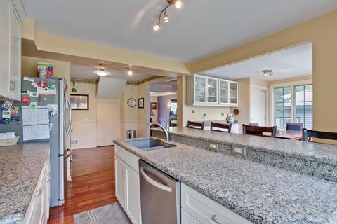 125 E Morrison Ave, Mount Prospect, IL 60056 photo 9