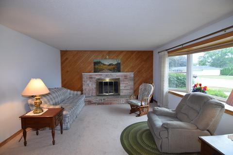 207 Eastgate St, Algonquin, IL 60102 photo 3