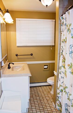 221 E Williams St, Dwight, IL 60420 photo 9