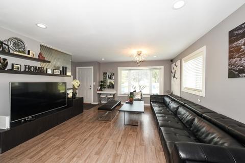 110 E Diversey Ave, Elmhurst, IL 60126 photo 2