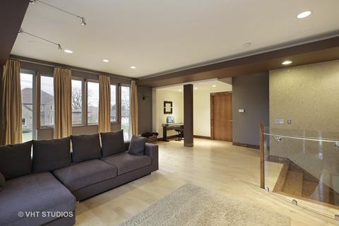 9323 Knight Ave, Des Plaines, IL 60016 photo 4