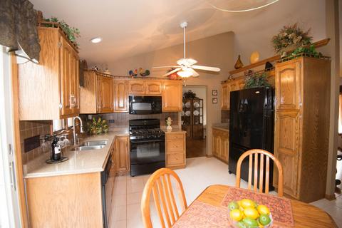 500 E Walnut St, Peotone, IL 60468 photo 9