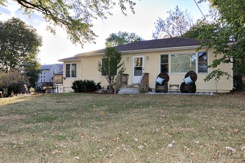 1811 N Riverside Dr, Mchenry, IL 60050 photo 1