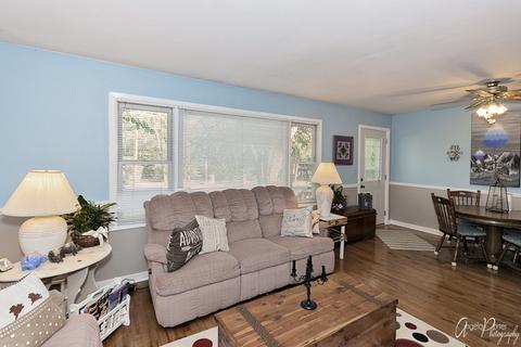 1811 N Riverside Dr, Mchenry, IL 60050 photo 9