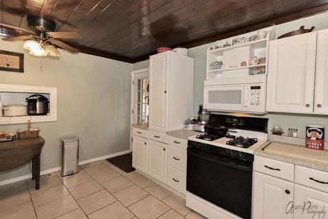 1811 N Riverside Dr, Mchenry, IL 60050 photo 4