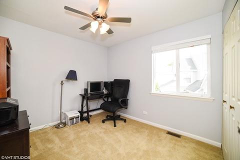 1627 Fairfax Ln, Bartlett, IL 60103 photo 9