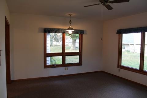 400 S Jackson St, Morrison, IL 61270 photo 3