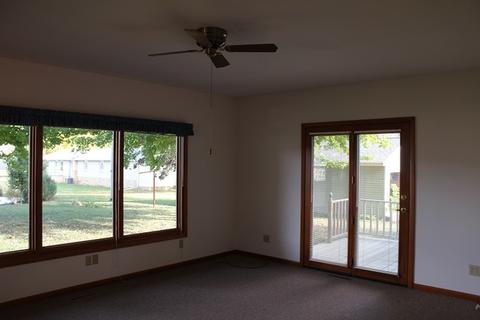 400 S Jackson St, Morrison, IL 61270 photo 2