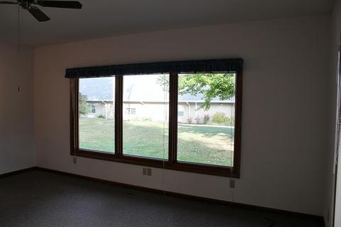 400 S Jackson St, Morrison, IL 61270 photo 4
